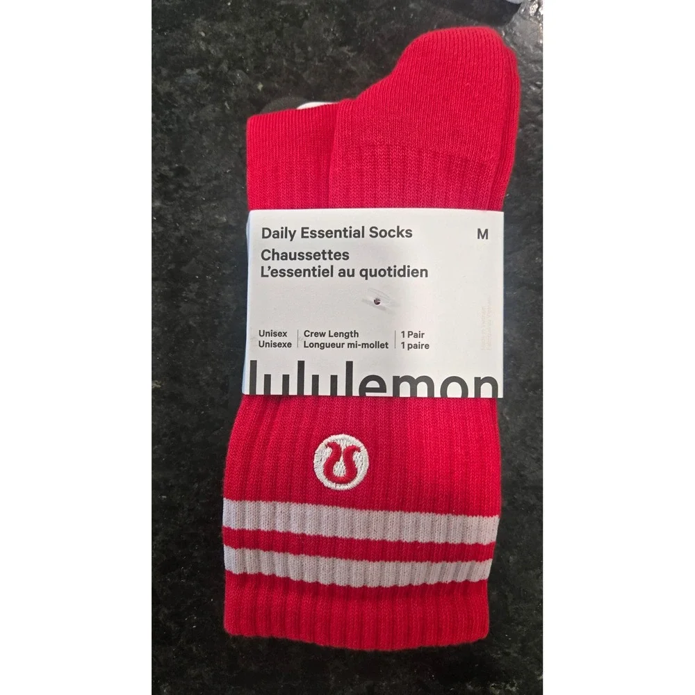 Lululemon Daily Essential Crew Socks Red White Stripe Unisex Size M LU9CLAS